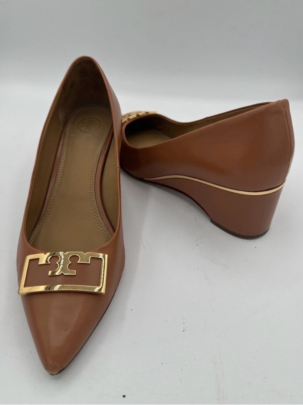 EUC TORY BURCH GIGI MINI WEDGE HEEL! RETAIL $385!!! LOOK AT MY MATCHING FLATS!!!